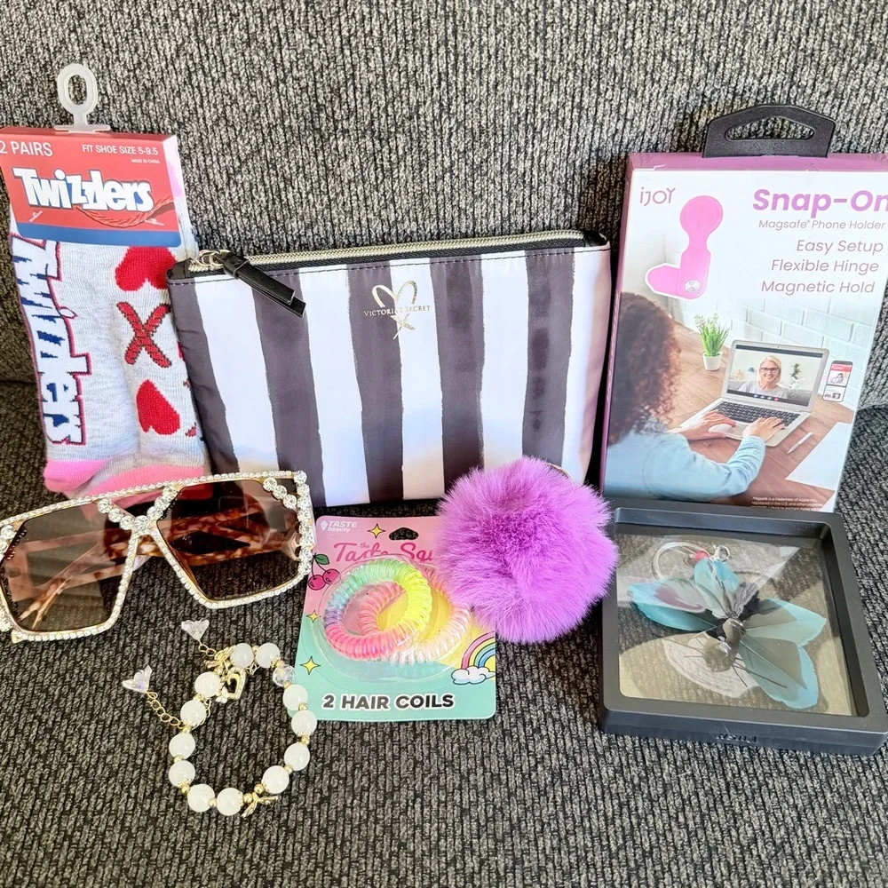 Bundle of 8 items - Victorias Secret Black and White Striped Pouch & Accessories - Picture 1 of 5